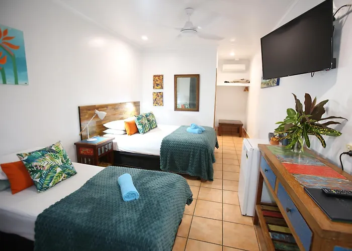 Motels Rainforest , Mission Beach